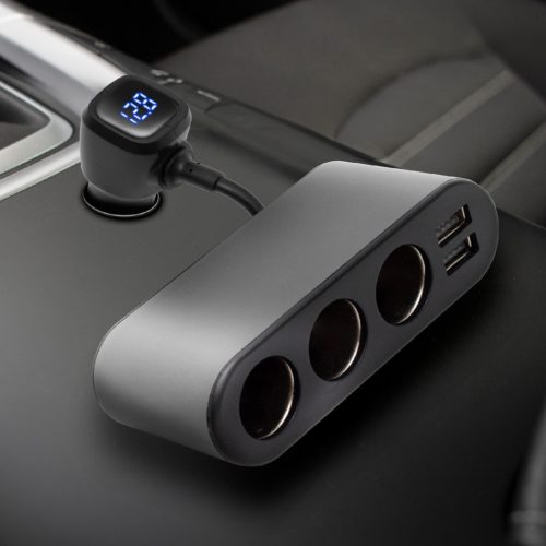 SAL SAU80W autós feszültségelosztó és USB töltő, 3.4A USB töltő, max.80Watt, fém burkolat, Voltmérő, autó-akkumulátor állapotának ellenőrzése, 12/24V járművekhez