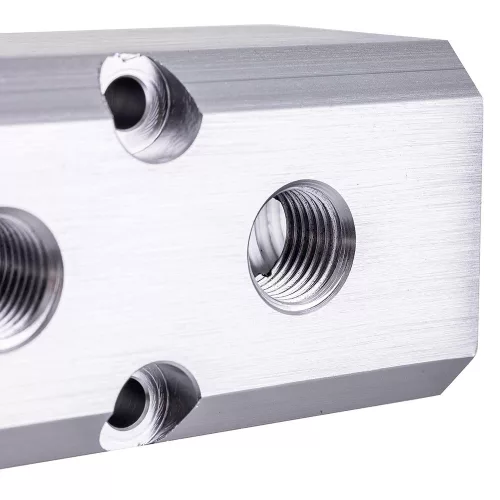 Aluminium levegő elosztó blokk pneumatikához 2x1/2" és 3x 1/4" Technic AC0052