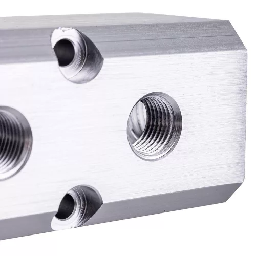 Aluminium levegő elosztó blokk pneumatikához 2x1/2" 4x 1/4" Technic AC0061